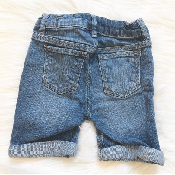 GAP Bermuda Shorts - Picture 2 of 2